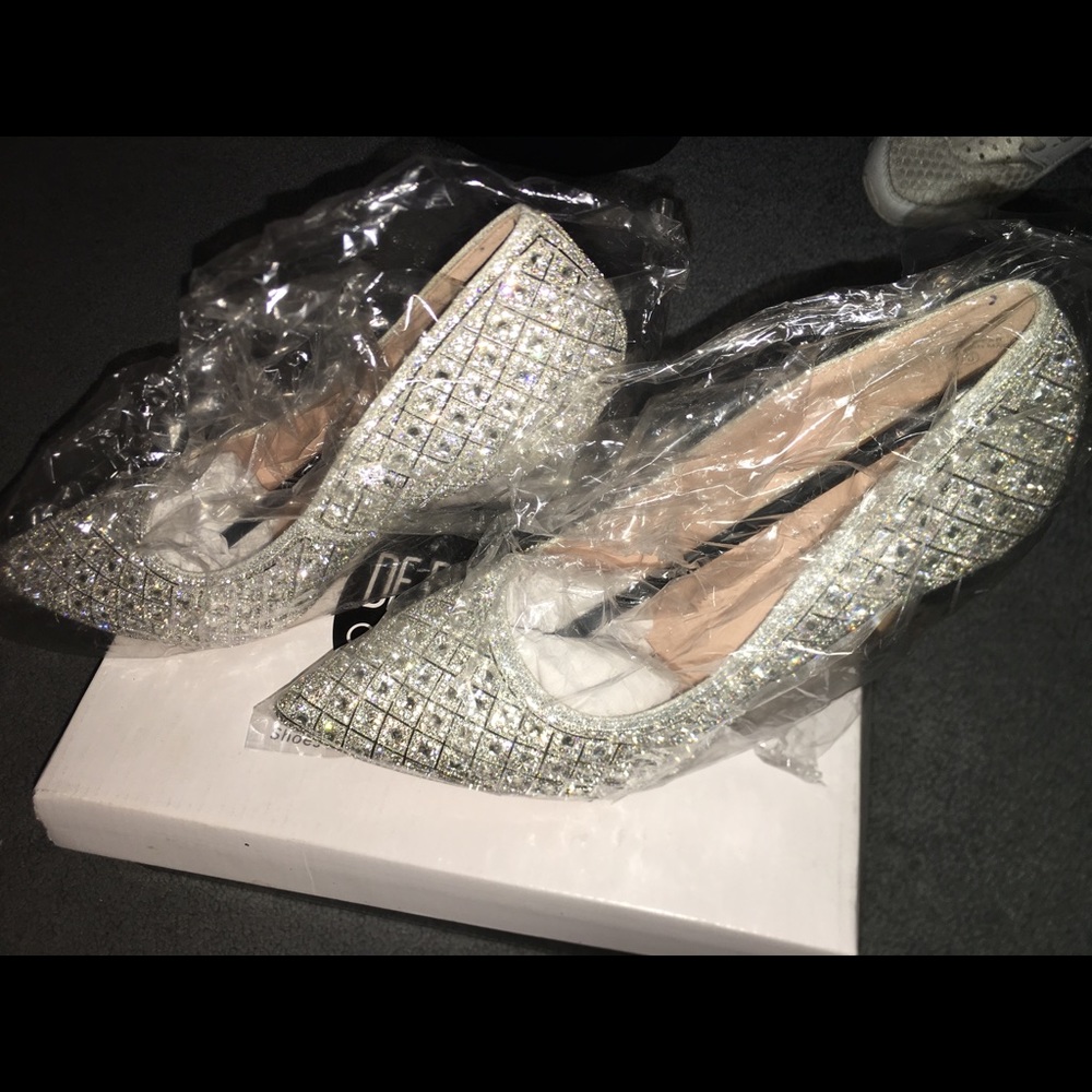 Shiny shimmer heels